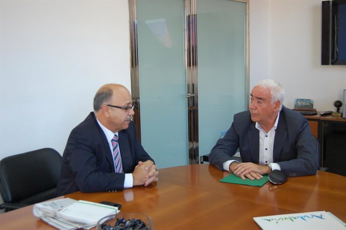 El Presidente Del Unicaja De Baloncesto, Eduardo García, Y Luciano Alonso