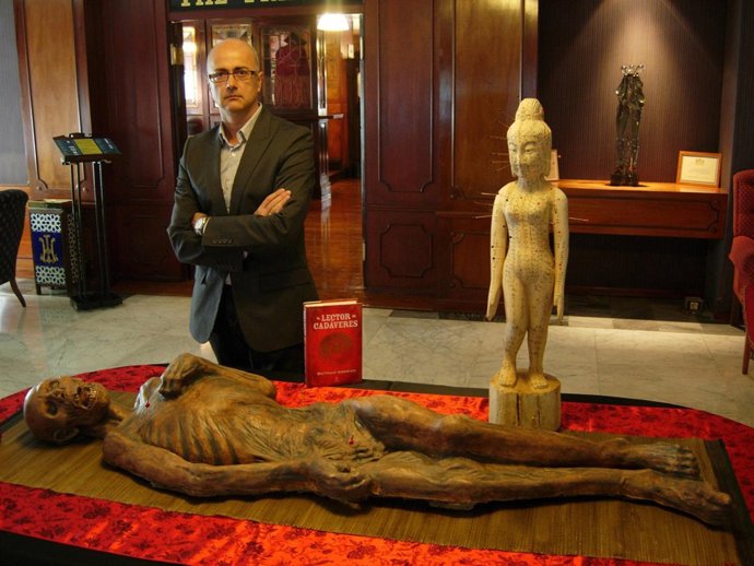 Presentación De 'El Lector De Cadáveres' De Antonio Garrido