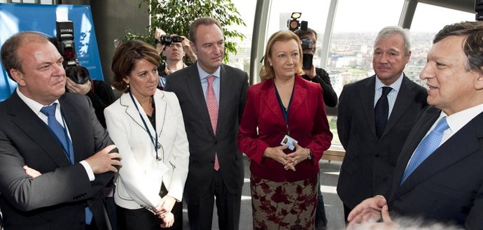 Durao Barroso Con Varios Presidentes Autonómicos, Entre Ellos, Yolanda Barcina.
