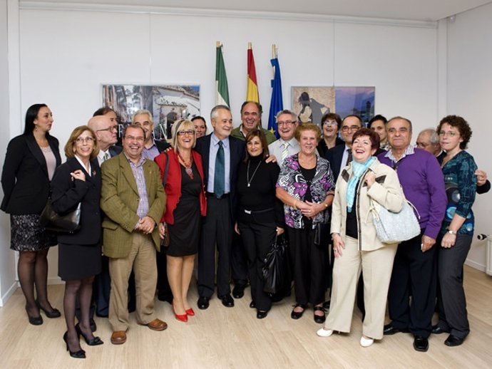Encuentro De Griñán Con Representantes De Comunidades Andaluzas En El Benelux