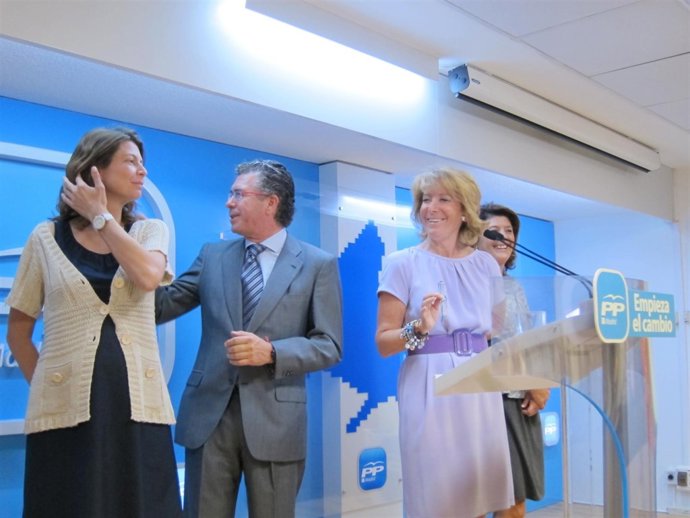 Aguirre Y Parte De Su Equipo En Rueda De Prensa Tras El Comité De Dirección