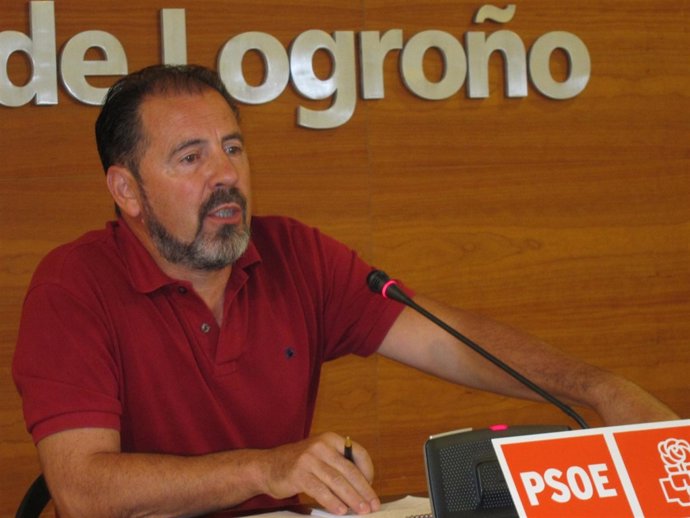 El Concejal Socialista Atilano De La Fuente