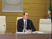 El PP tacha a Vara de "carroñero" por "ponerse a mover la silla" de Rubalcaba antes de las elecciones