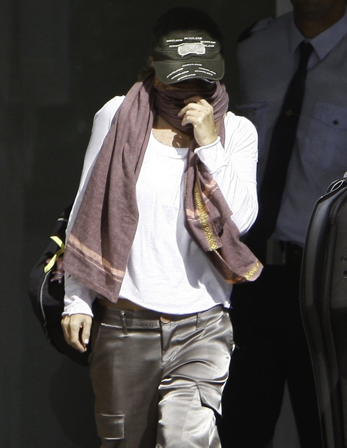 Eugenia Martínez De Irujo Saliendo Del Hospital