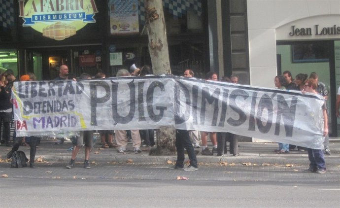 Indignados Protestan Frente A La Audiencia Nacional