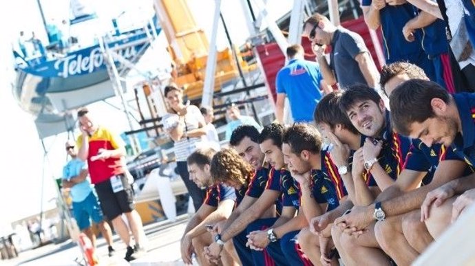 La Selección Española De Fútbol En Su Visita Al Village De La Volvo Ocean Race