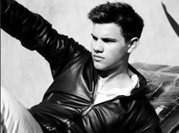 Taylor Lautner En El Vogue Italia