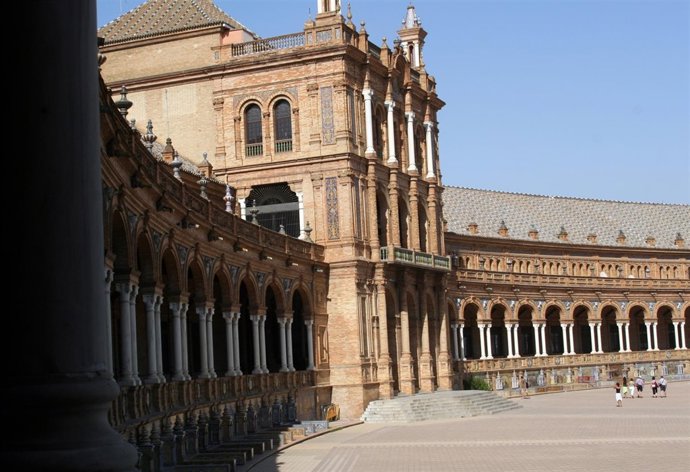Cuerpo Principal De La Plaza De España.