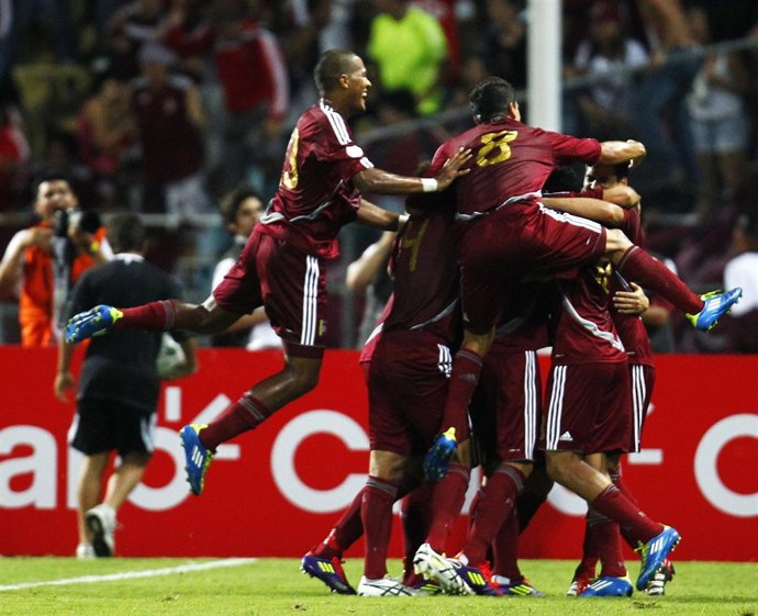 Venezuela Celebra El Gol Contra Argentina