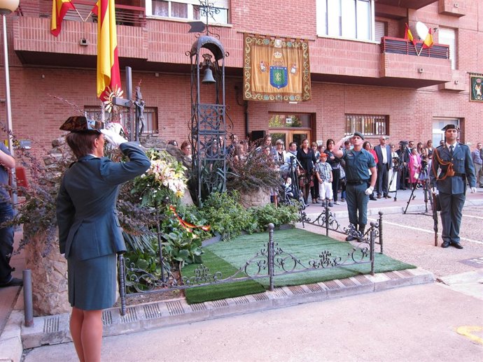 Homenaje A Los Caídos En El Día De La Guardia Civil