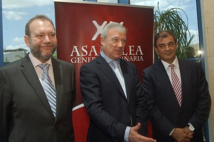 Valcárcel (En El Centro), Presidente Regional Junto Con Pedreño (Derecha)