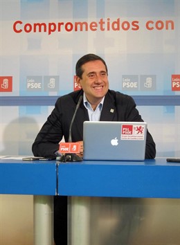 El Procurador En Las Cortes Por León Miguel Ángel Fernández Cardo