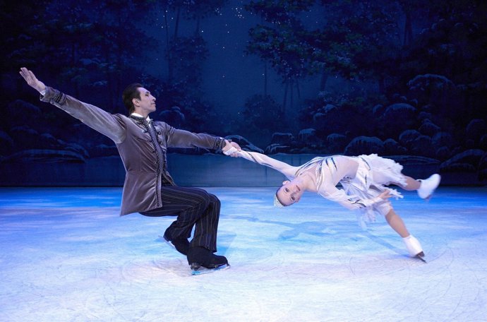 Un Momento Del Espectáculo 'El Lago De Los Cines'