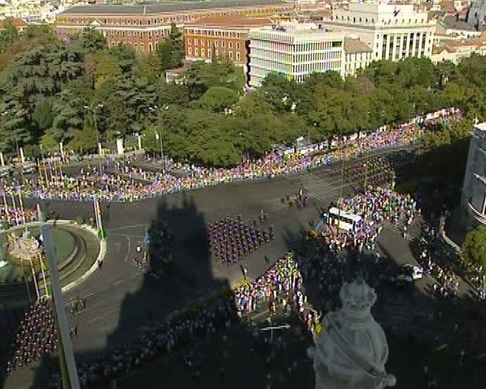 Vista Del Desfile Militar Desde El Palacio De Telecomunicaciones