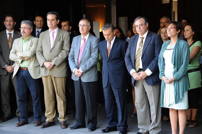 Minuto De Silencio Del Gobierno De Canarias