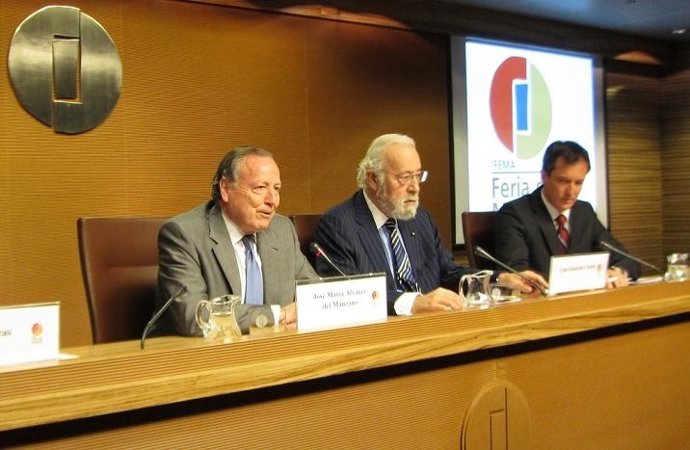 Álvarez Del Manzano Y Luis Eduardo Cortés En Rueda De Prensa