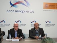 La nueva terminal de Lavacolla opera "sin incidencias" en una jornada en la que prevé recibir a 7.000 personas