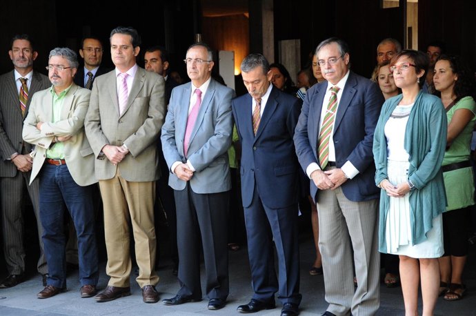 Minuto De Silencio Del Gobierno De Canarias