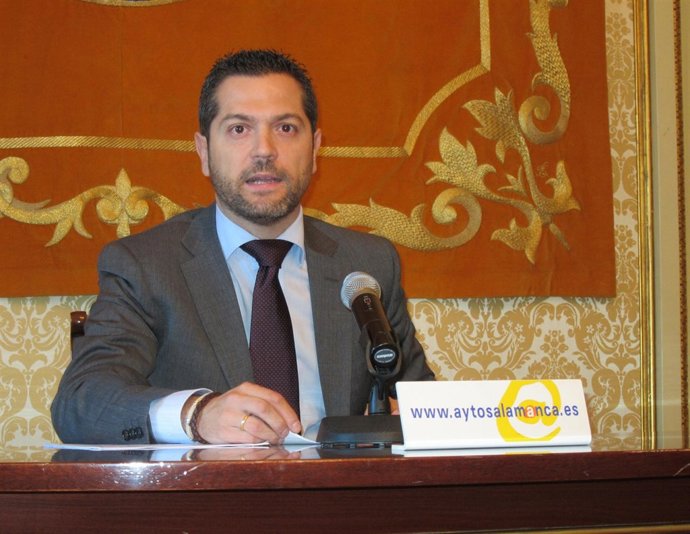 El Concejal Julio López Revuelta