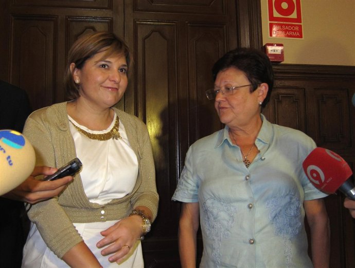 Isabel Bonig Con Luisa Pastor En Su Visita A La Diputación De Alicante
