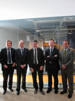 Álvaro Nadal (Centro) Durante Su Visita A Las Instalaciones De GPM 