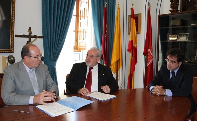 Mendoza Y Rosique Firman El Acuerdo