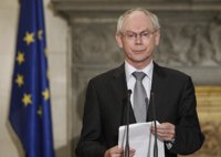 Van Rompuy dice que el fondo de rescate es más poderoso para defender el euro 