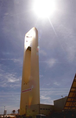 Planta termosolar de Abengoa en Sanlucar La Mayor (Sevilla)