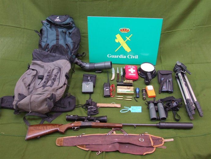 Objetos De Cazadores Furtivos En Asturias