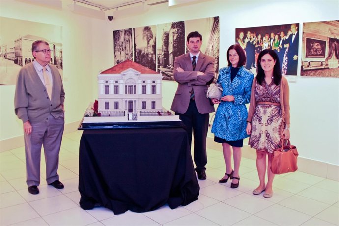 Maqueta De La Antigua Sede Del Casino