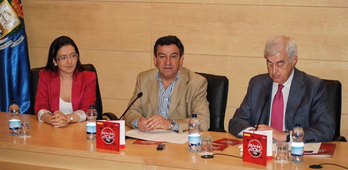 Ayuntamiento De San Fernando Y Cámara De Comercio Presentan 'Bahía 2012'