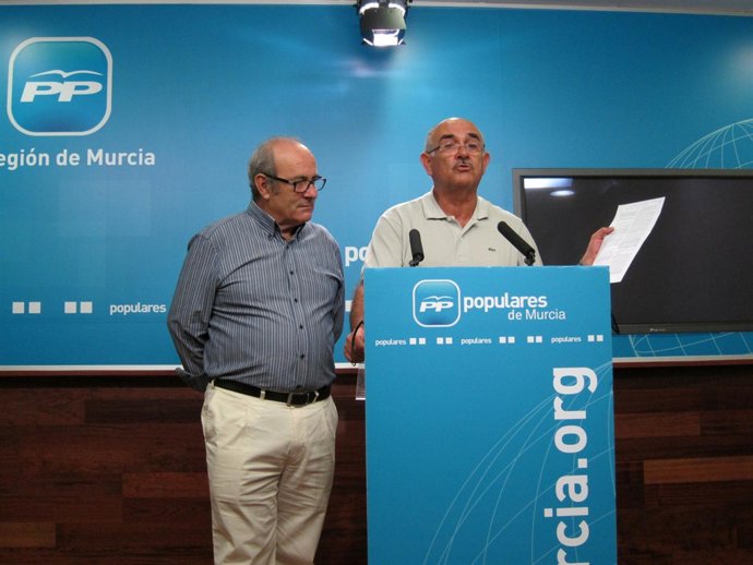 Arsenio Pacheco Y Alberto Garre En Un Momento De La Rueda De Prensa