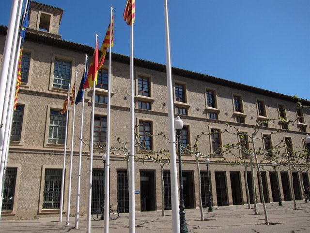 Edificio Pignatelli, Sede Del Gobierno De Aragón