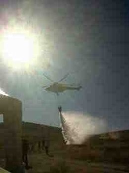 Un Helicóptero De Las Brigadas Forestales De La Comunidad De Madrid