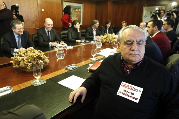 Reunión de AENA con los sindicatos por la huelga