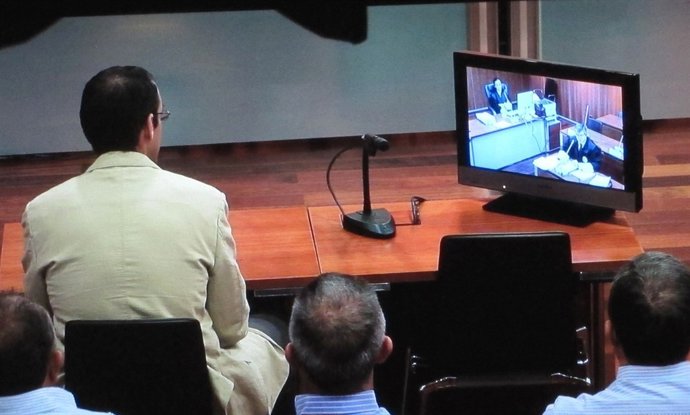 Un Policía Declarando Como Testigo En El Juicio Del Caso 'Troya'