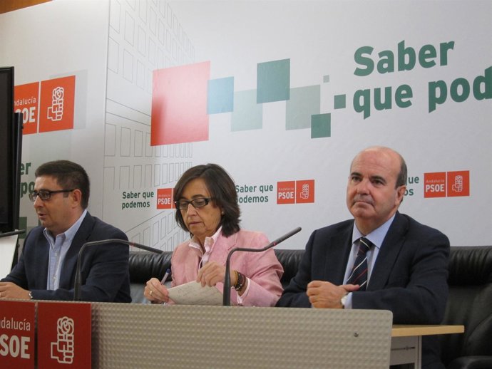 Francisco Reyes, Rosa Aguilar Y Gaspar Zarrías En La Rueda De Prensa.