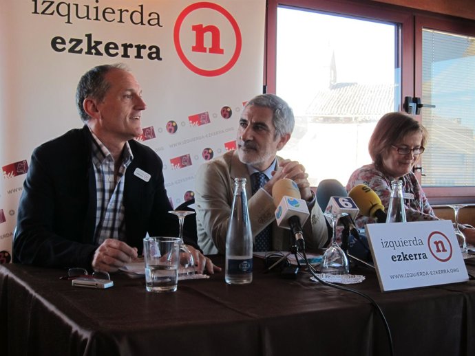 Pablo Archel, Gaspar Llamazares, Y Milagros Rubio.