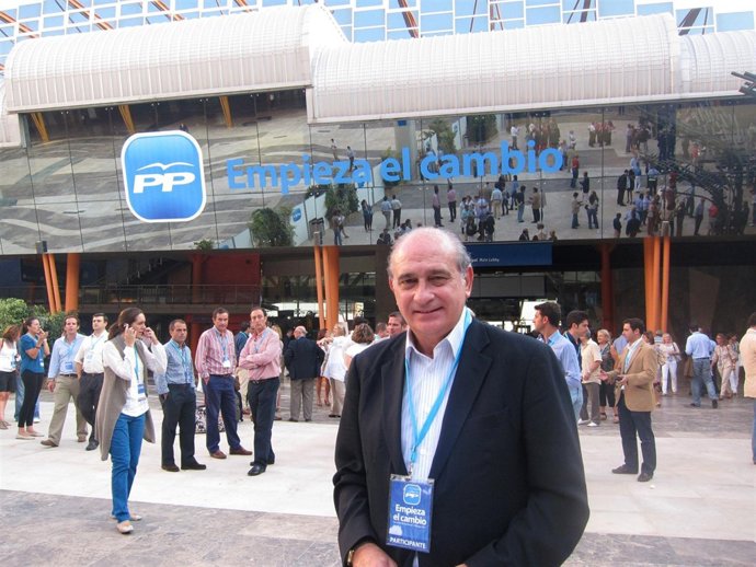 El Vicepresidente Tercero Del Congreso, Jorge Fernández Díaz