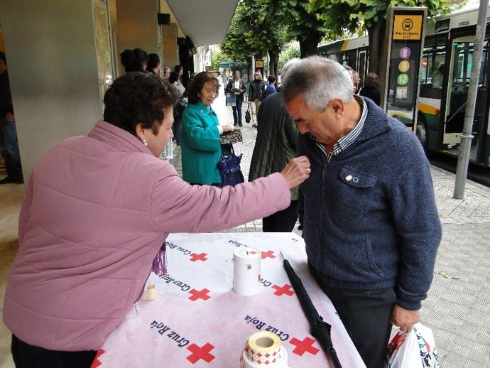 Cruz Roja Celebra El Día De La Banderita.