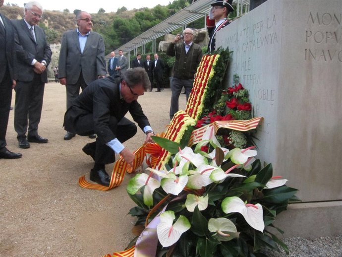 Artur Mas, En La Ofrena Floral A La Tumba De Lluís Companys