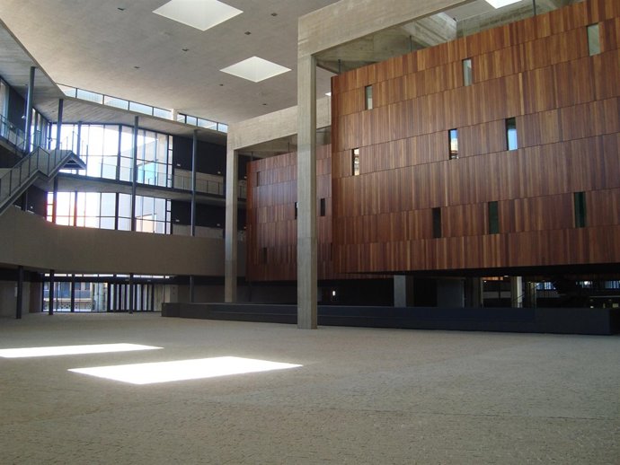Edificio Del Nuevo Campus De La UVA En Segovia