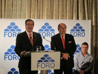 Cascos asegura que el PSOE "ha pagado facturas por 6.000 millones", pero "no ha licitado ninguna obra" en Asturias