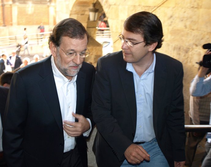 Mariano Rajoy Junto Al Alcalde De Salamanca, Alfonso Fernández Mañueco