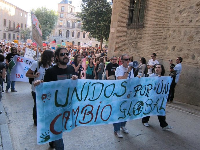 Cabecera De La Manifestación En Toledo