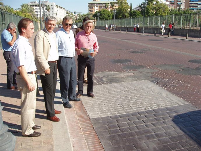 Urbanismo Instala Tres Muestras De Pavimiento En La Buhaira 