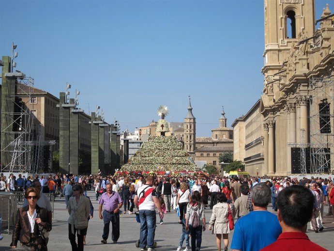 Virgen Del Pilar Con Flores