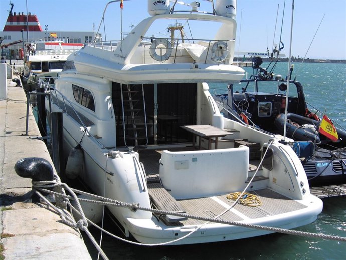 Yate Subastado Por Hacienda