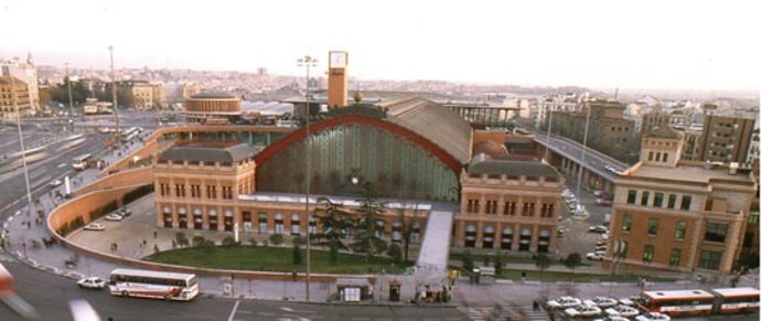 Fachada Histórica De La Estación De Atocha
