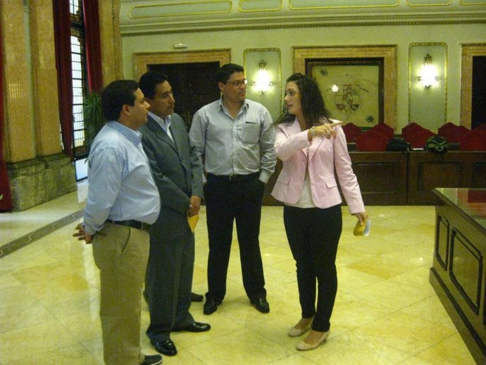 Barquero Con Delegación De Alcaldes De Cantones De Ecuador